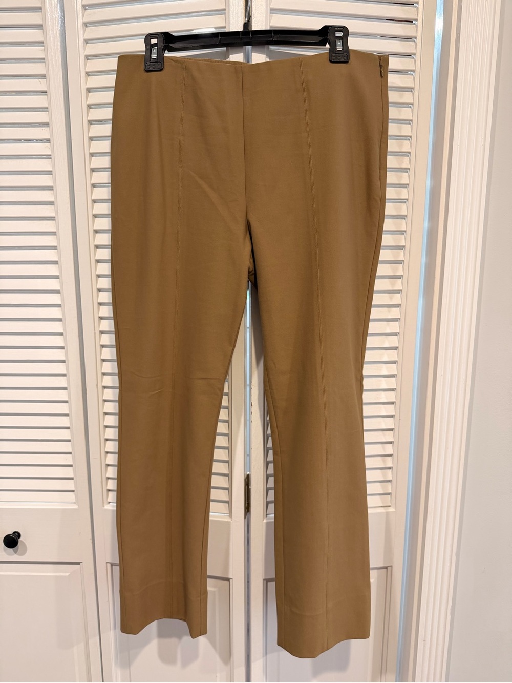 Vince Ribbed-Waist Sweater Top in Camel Brown